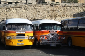 Los viejos autobuses Malta, una aventura en si mismos